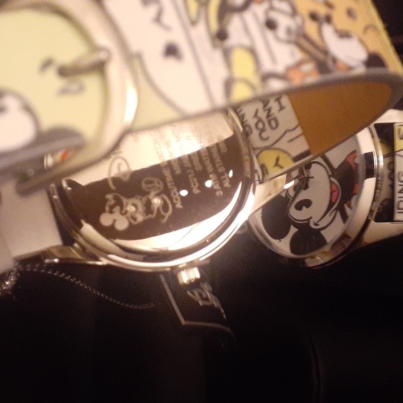 DISNEY AUTHENTIC MICKEY 2 PC SET NIB WATCH RARE - Picture 11 of 15